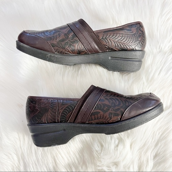 Easy Street Brown patterned slip on clog shoes - Picture 2 of 3
